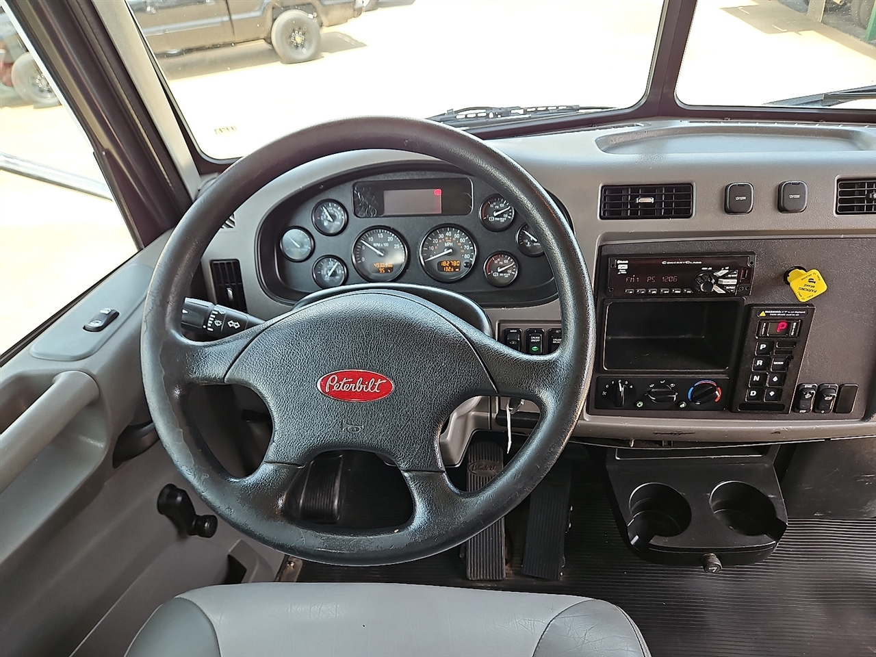 Peterbilt 337  2014 Peterbilt 337  2014