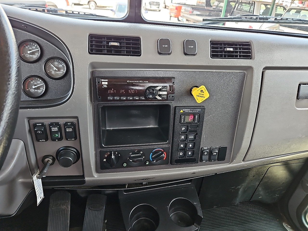 Peterbilt 337  2014 Peterbilt 337  2014