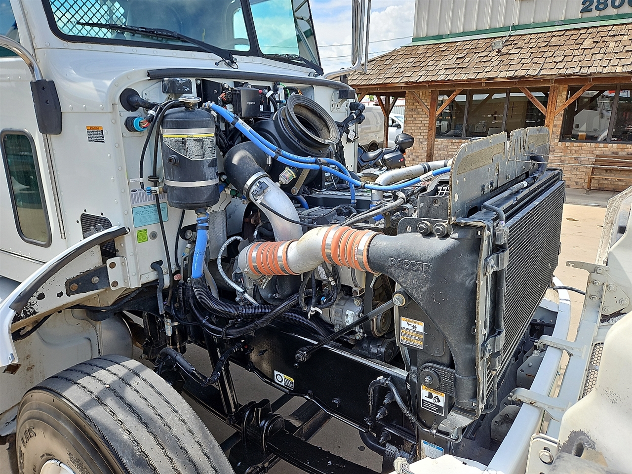 Peterbilt 337  2014 Peterbilt 337  2014