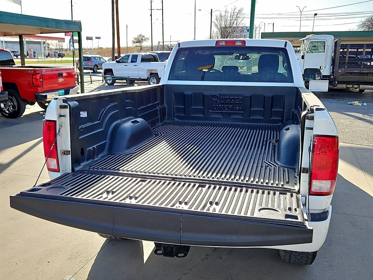 RAM 2500 Tradesman 4x4 Crew Cab 8' Box 2018