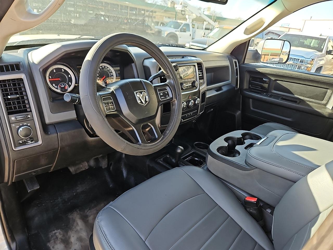 RAM 2500 Tradesman 4x4 Crew Cab 8' Box 2018