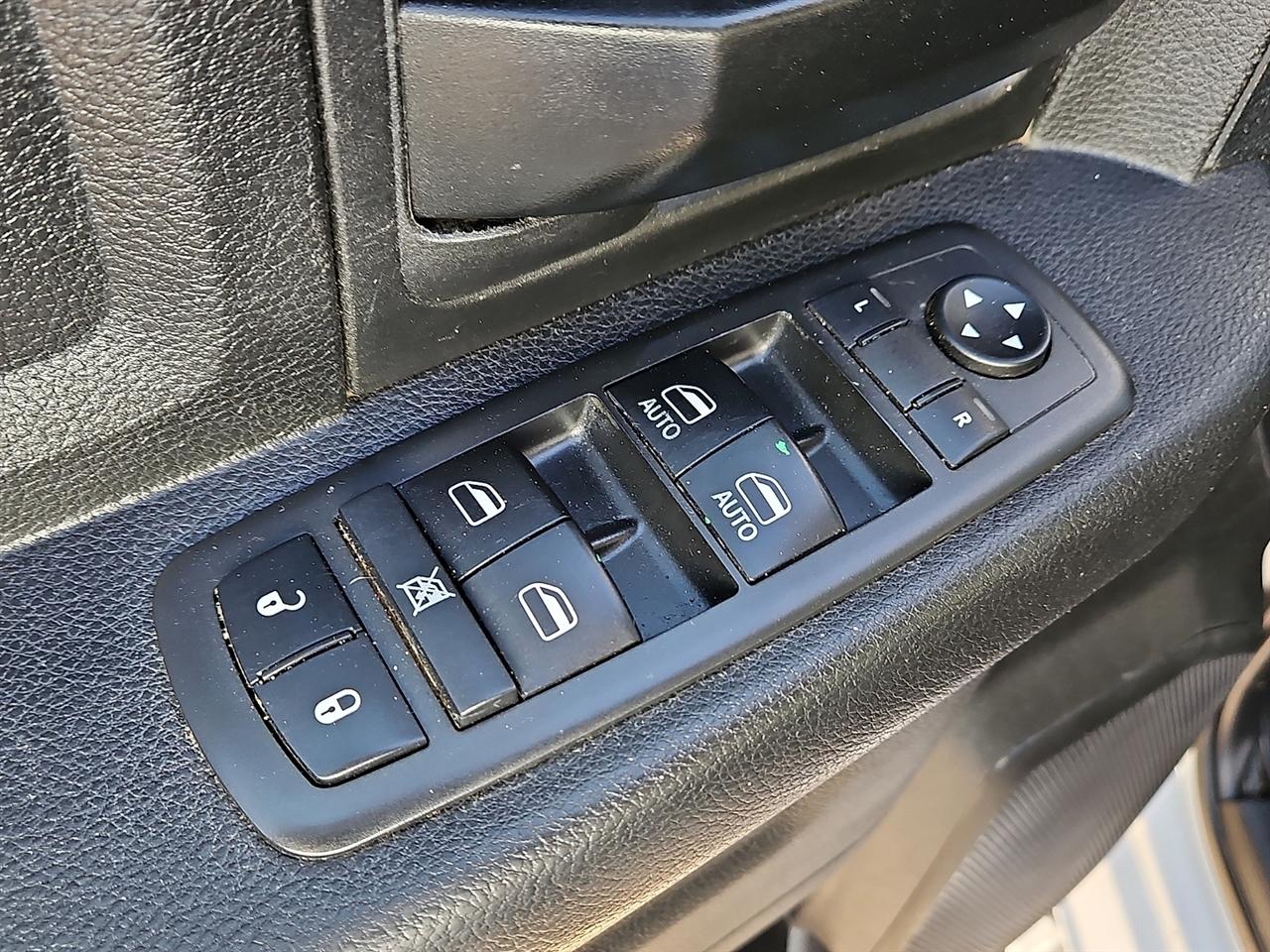 RAM 2500 Tradesman 4x4 Crew Cab 8' Box 2018