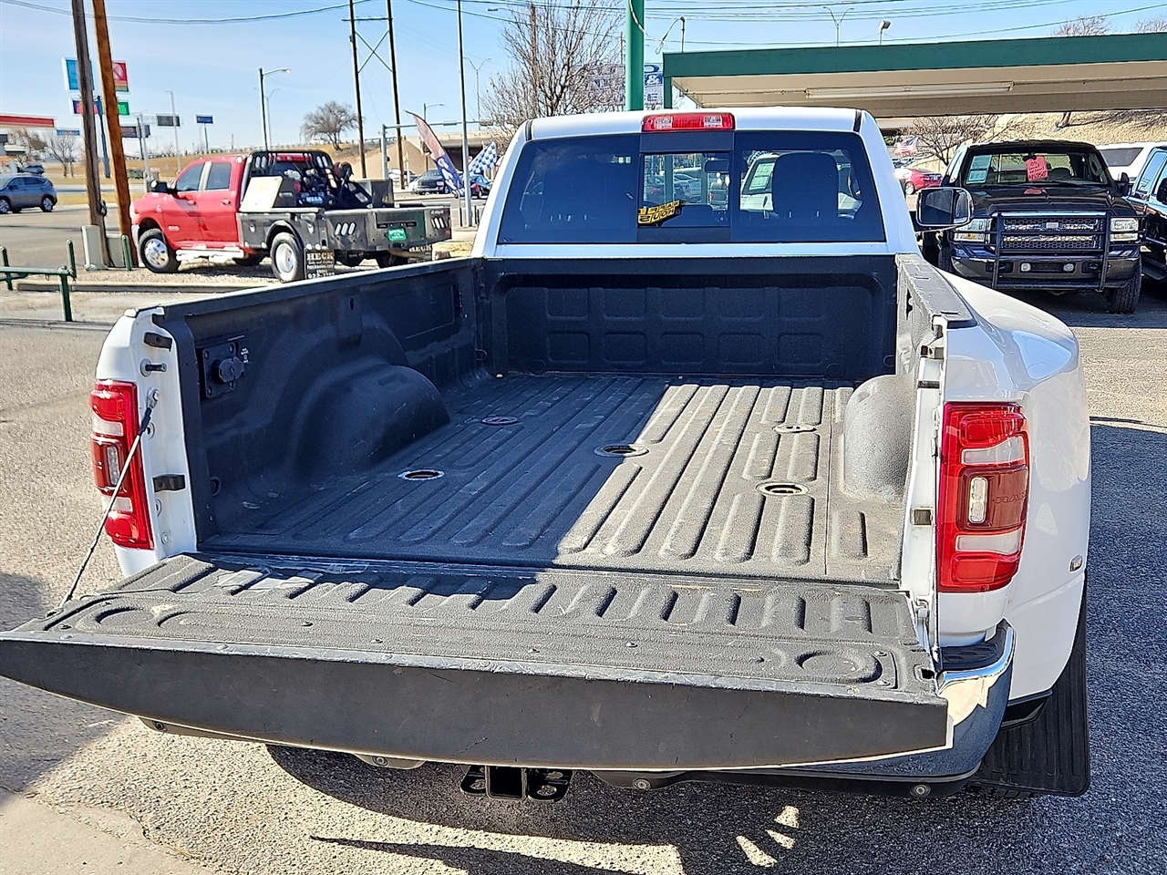 RAM 3500 Laramie 4x4 Crew Cab 8' Box 2022