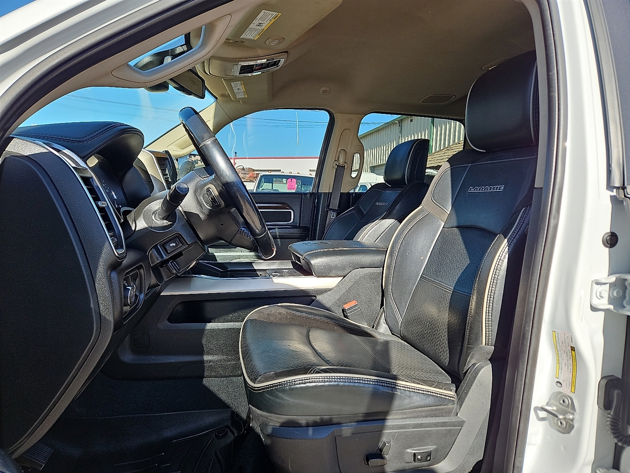 RAM 3500 Laramie 4x4 Crew Cab 8' Box 2022