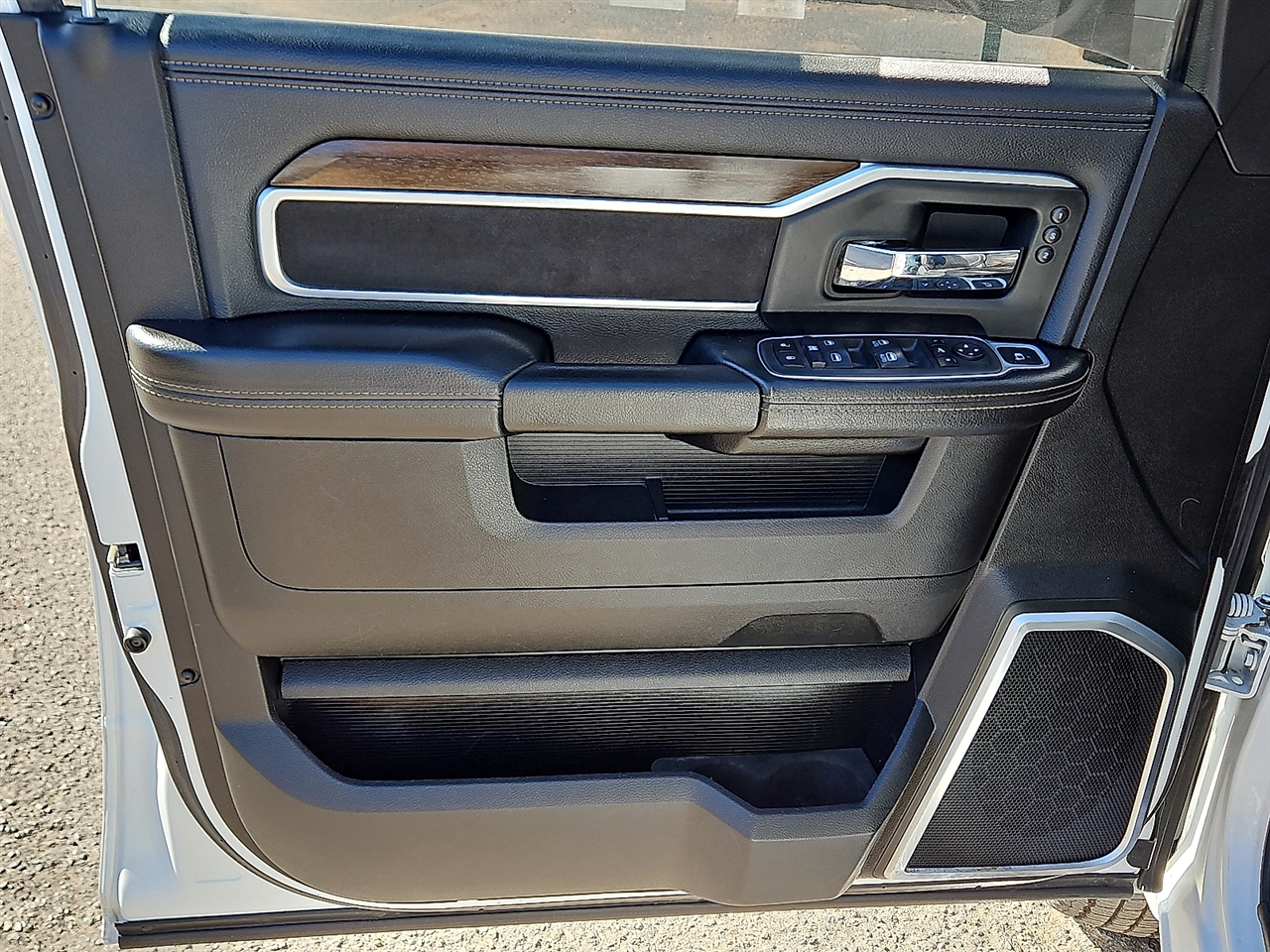 RAM 3500 Laramie 4x4 Crew Cab 8' Box 2022