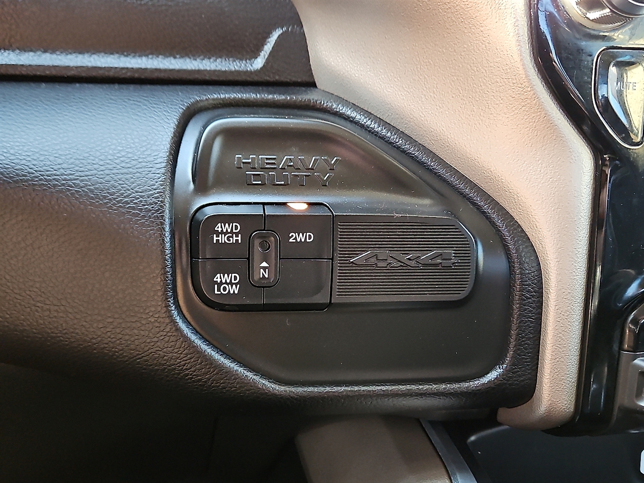 RAM 3500 Laramie 4x4 Crew Cab 8' Box 2022