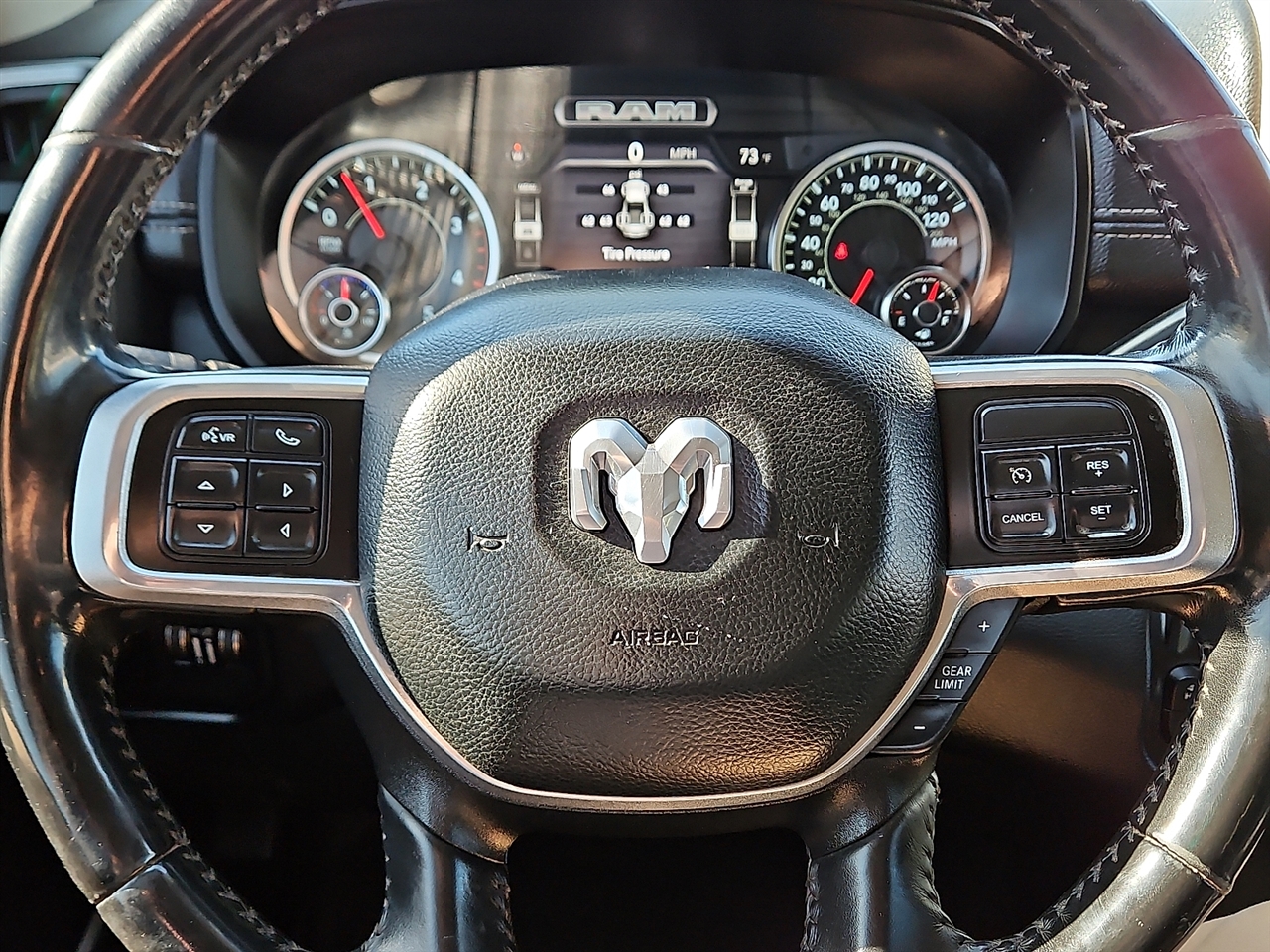 RAM 3500 Laramie 4x4 Crew Cab 8' Box 2022