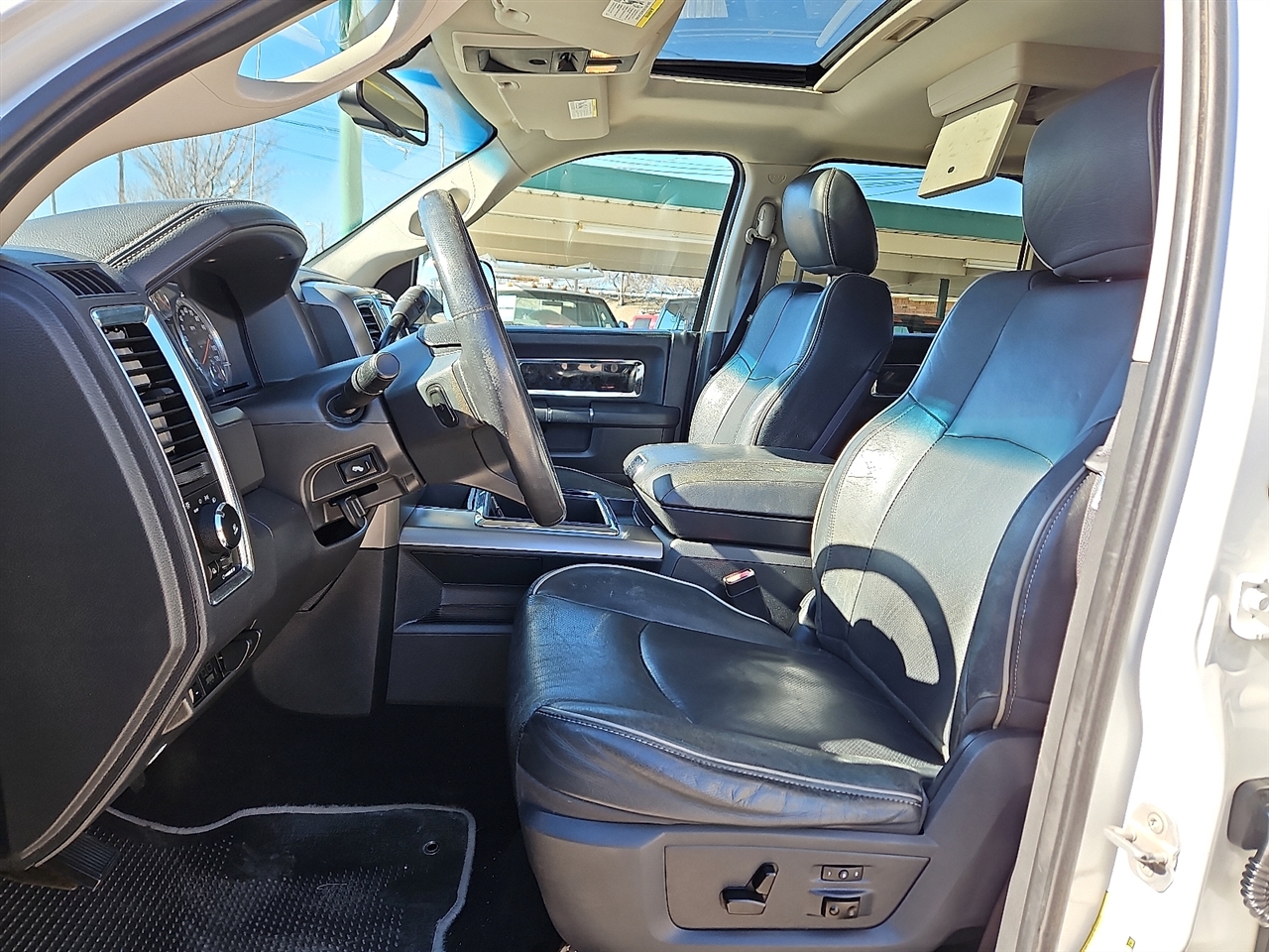 RAM 2500 4WD Mega Cab 160.5" Laramie Limited 2012