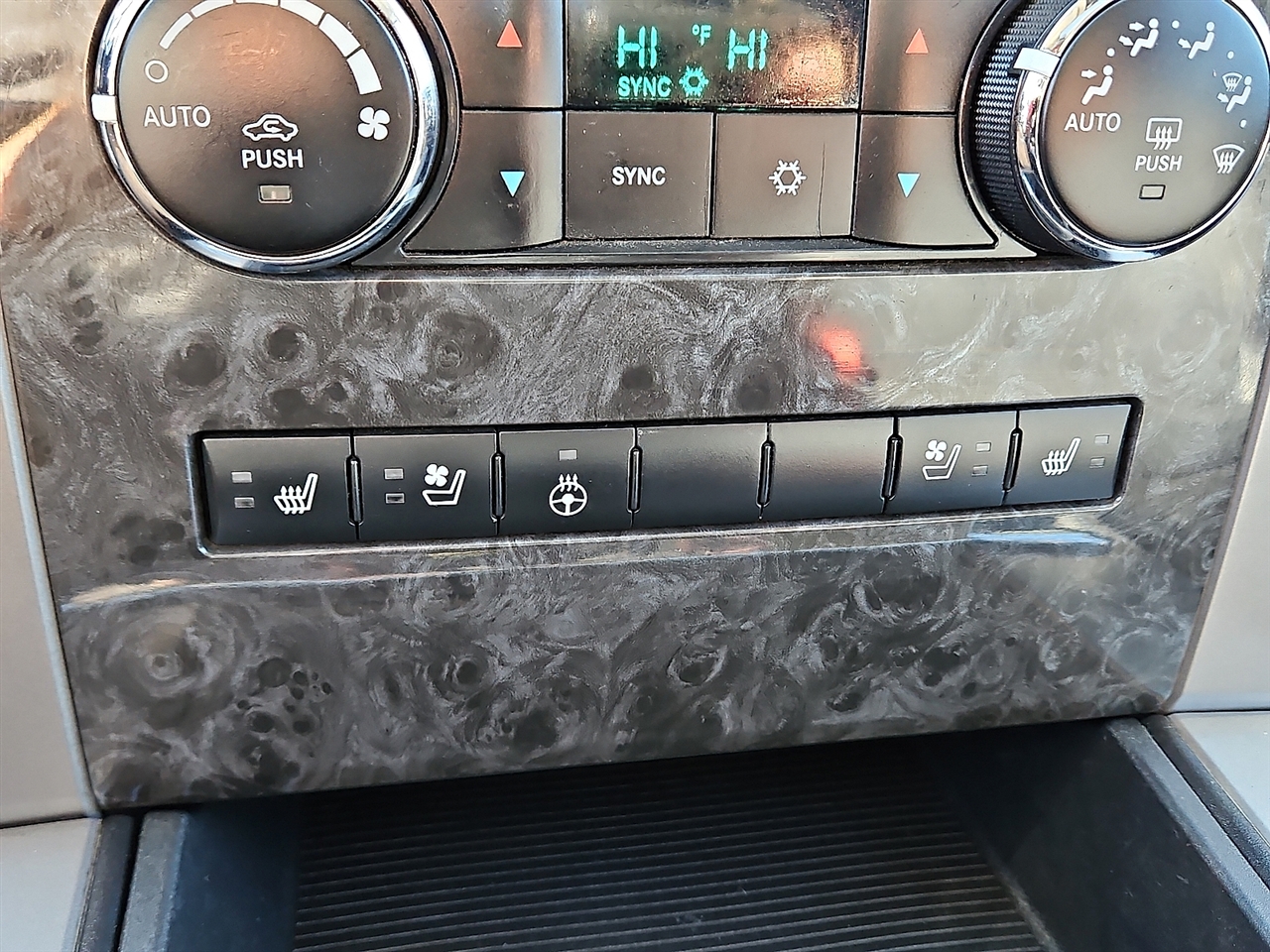 RAM 2500 4WD Mega Cab 160.5" Laramie Limited 2012