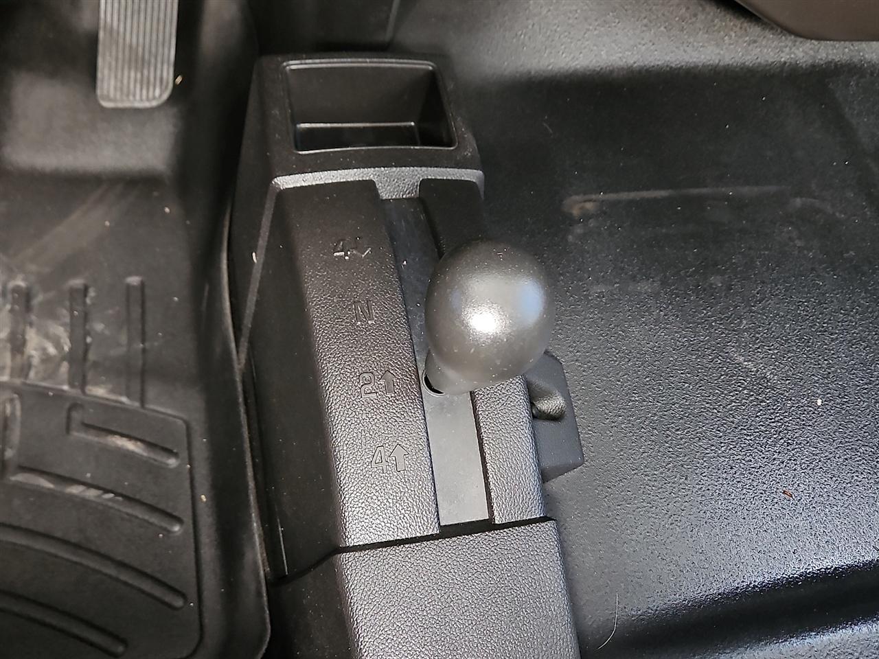 Chevrolet Silverado 2500HD 4WD Double Cab 144.2" Work Truck 2016