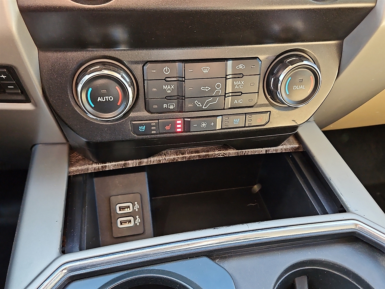 Ford Super Duty F-350 SRW Lariat 4WD Crew Cab 8' Box 2019