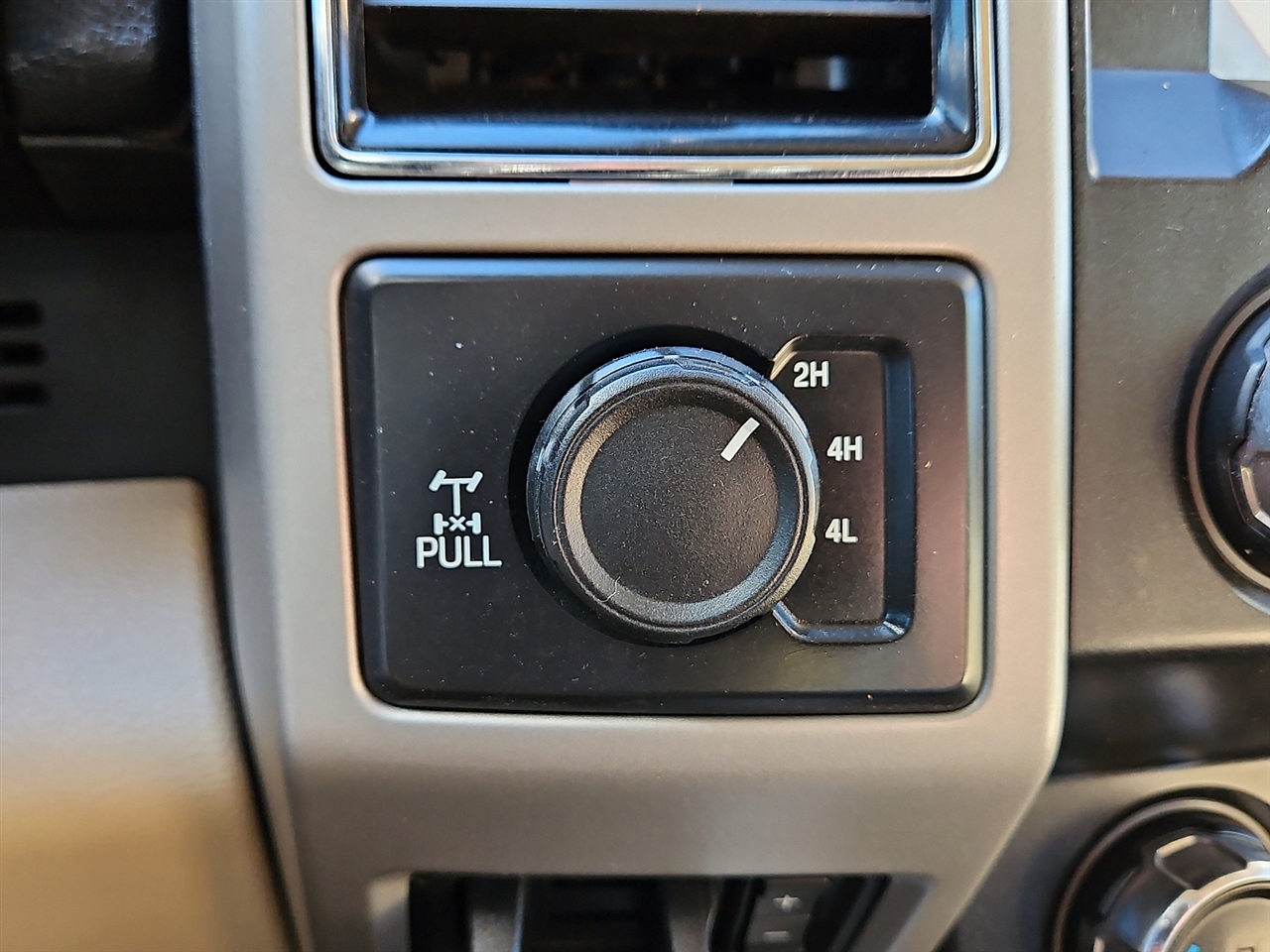 Ford Super Duty F-350 SRW Lariat 4WD Crew Cab 8' Box 2019