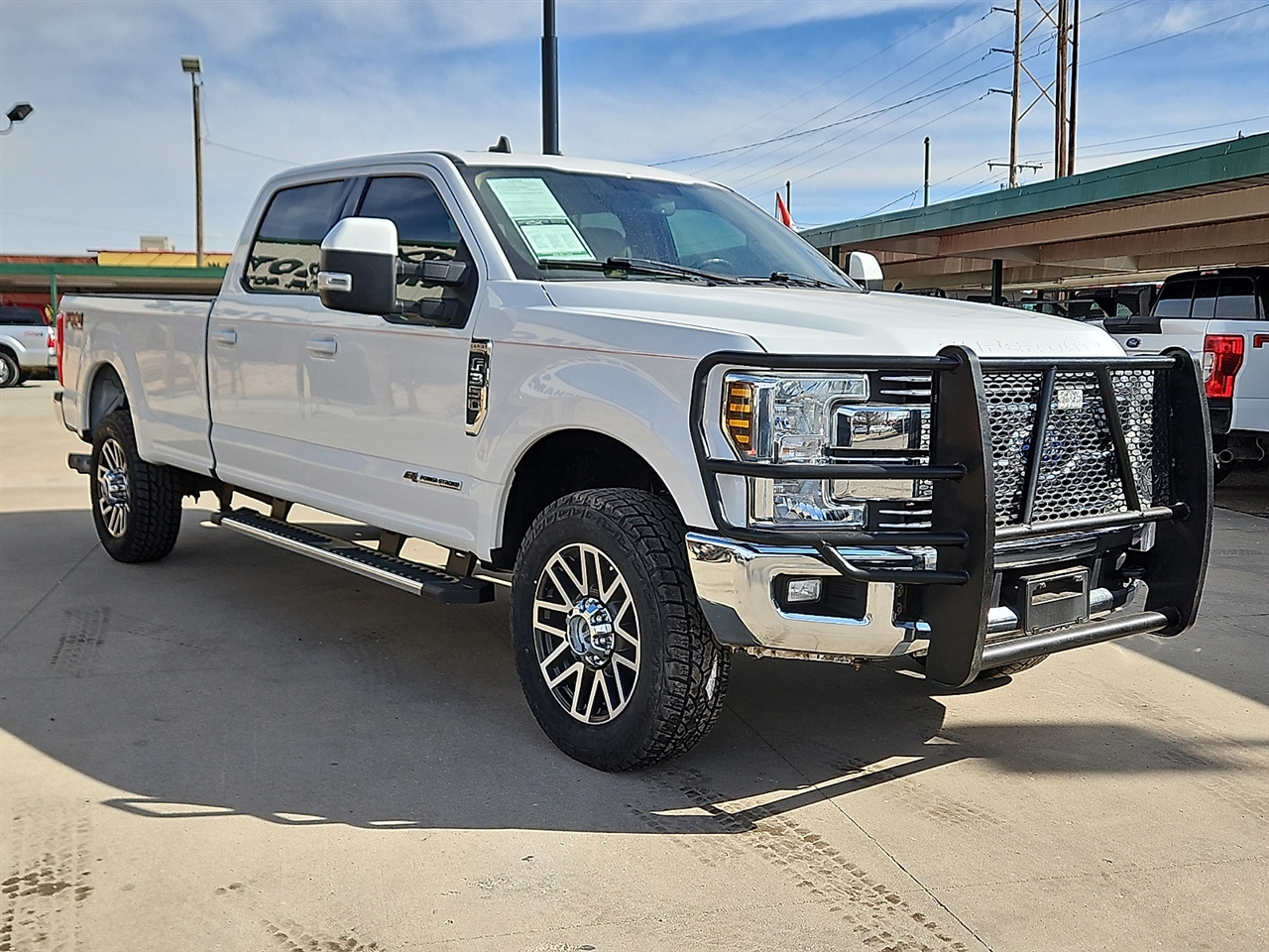 Ford Super Duty F-350 SRW Lariat 4WD Crew Cab 8' Box 2019