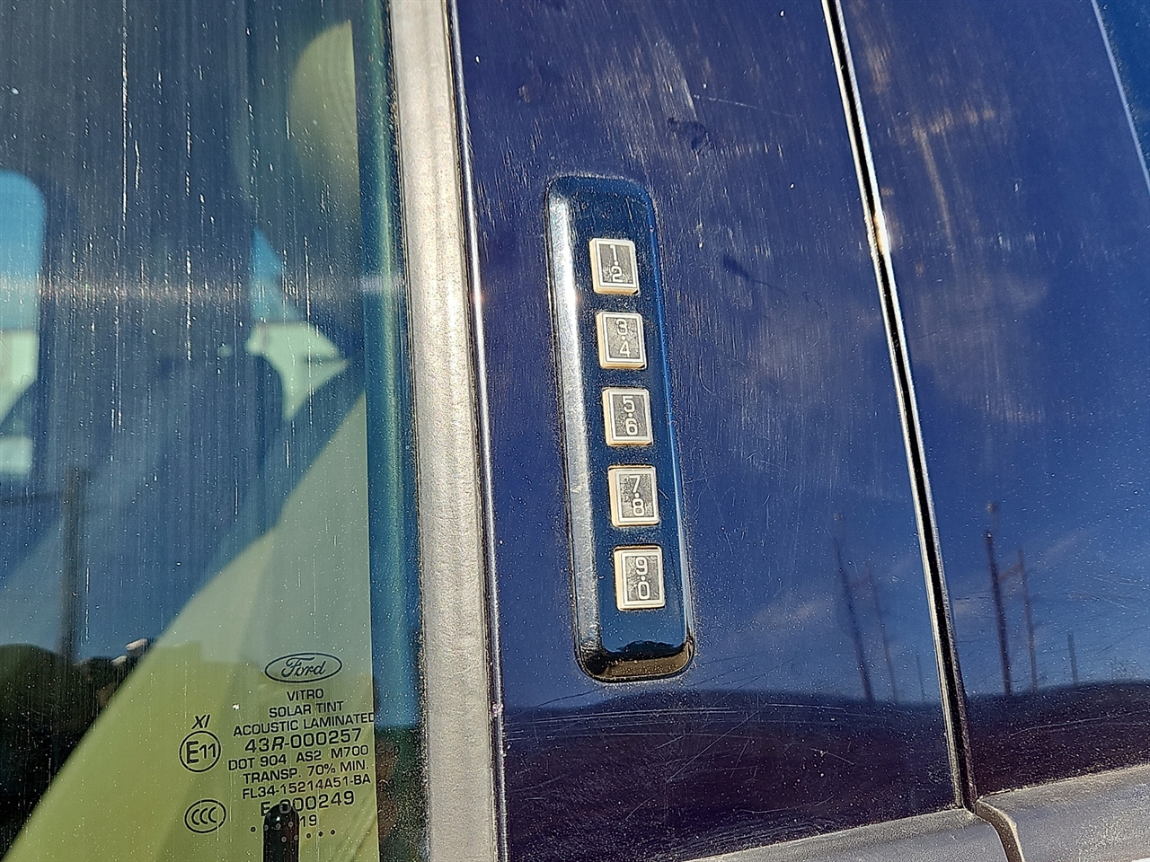 Ford Super Duty F-350 SRW Lariat 4WD Crew Cab 8' Box 2019