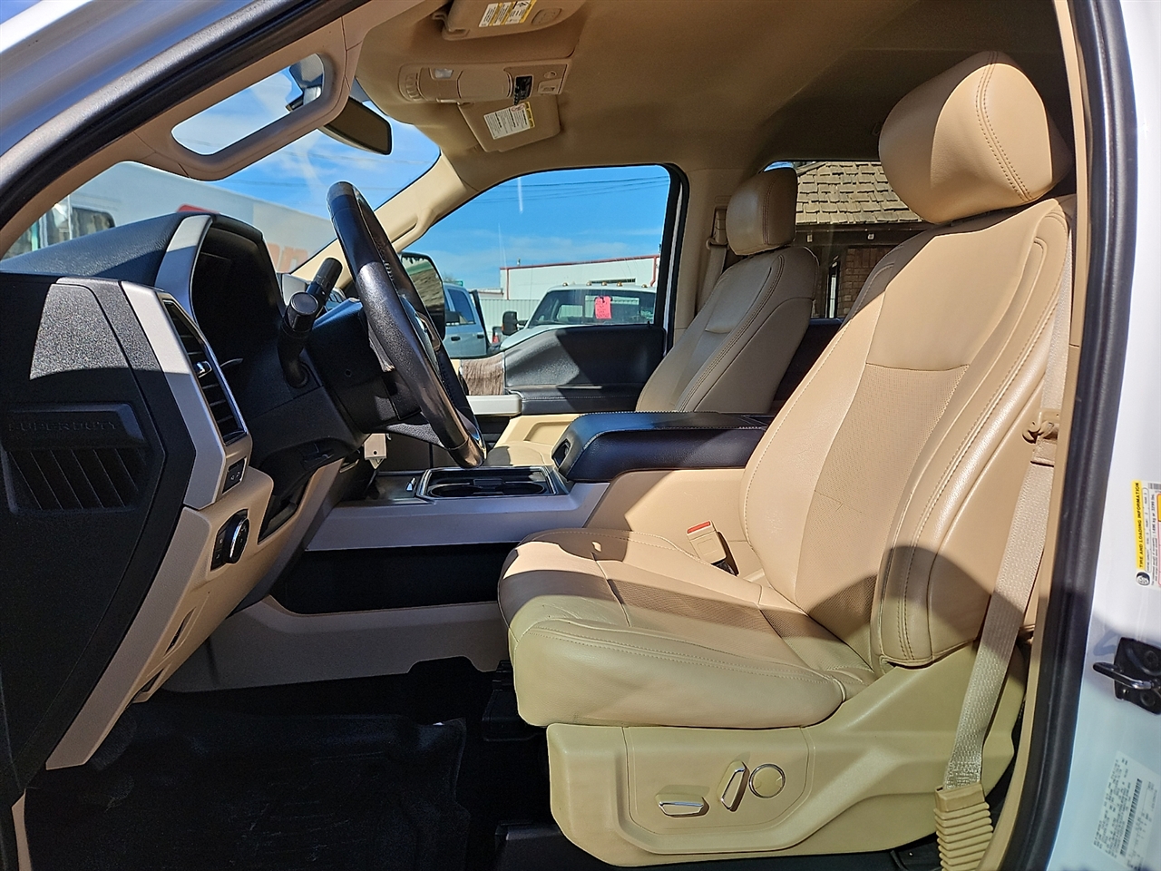 Ford Super Duty F-350 SRW Lariat 4WD Crew Cab 8' Box 2019