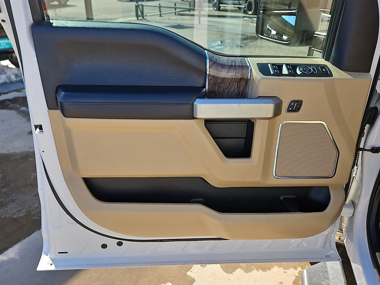 Ford Super Duty F-350 SRW Lariat 4WD Crew Cab 8' Box 2019