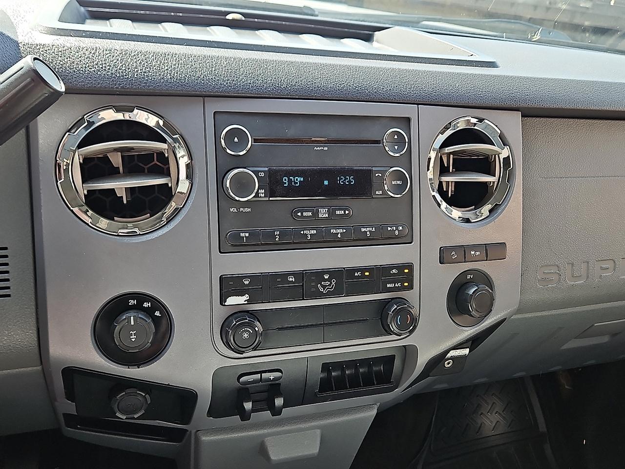 Ford Super Duty F-250 SRW 4WD Crew Cab 156" XLT 2013