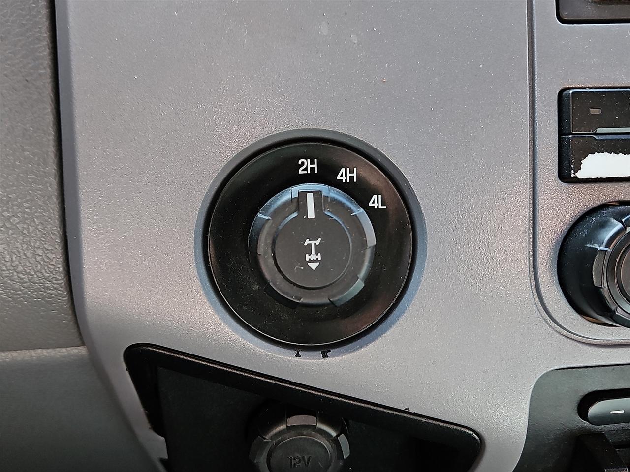 Ford Super Duty F-250 SRW 4WD Crew Cab 156" XLT 2013