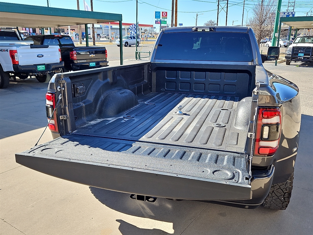 RAM 3500 Big Horn 4x4 Crew Cab 8' Box 2024