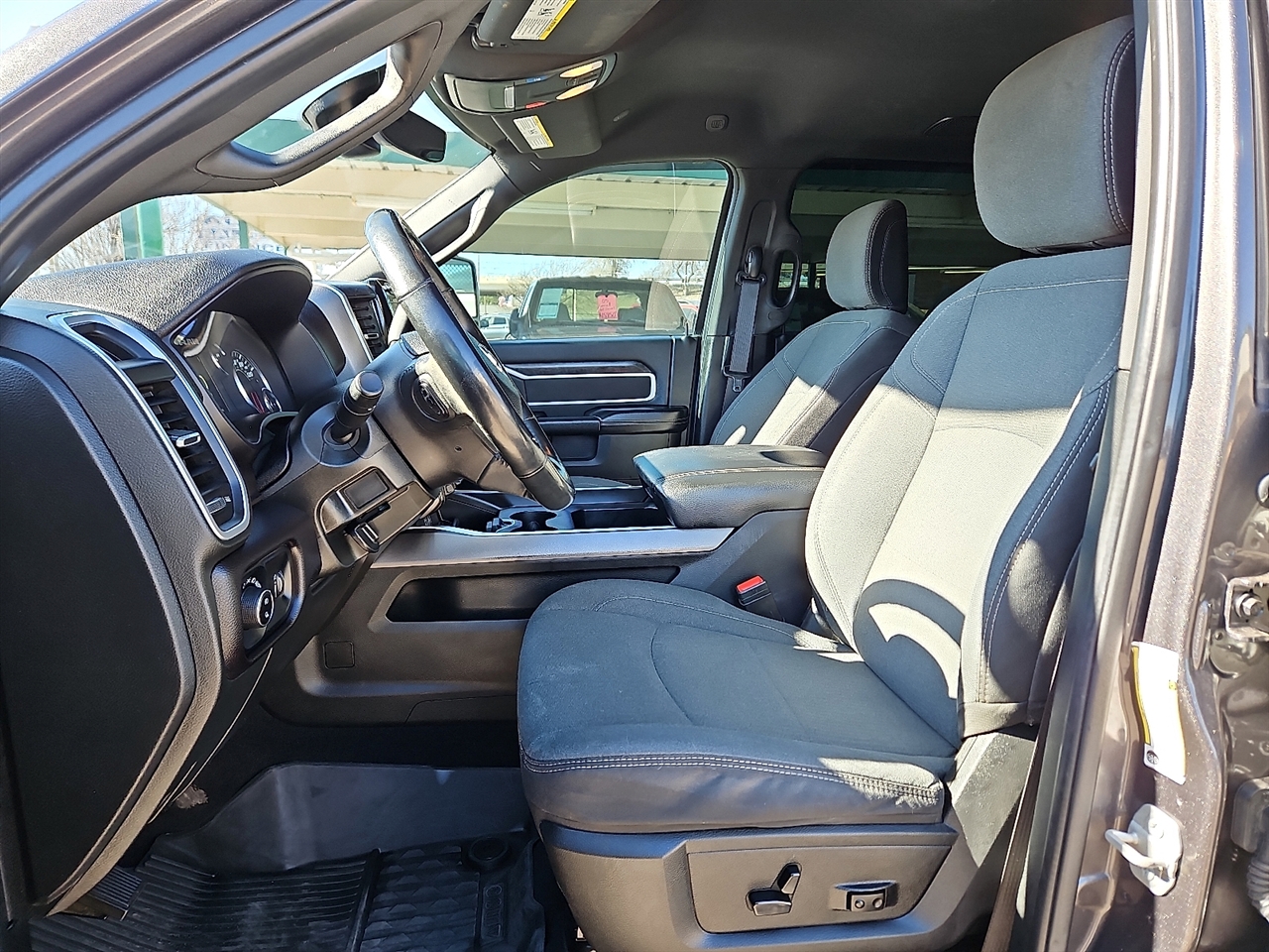 RAM 3500 Big Horn 4x4 Crew Cab 8' Box 2024