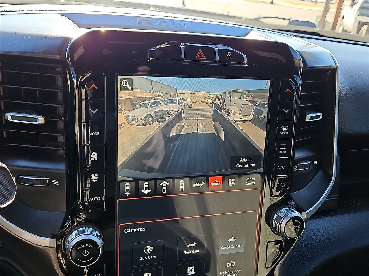 RAM 3500 Big Horn 4x4 Crew Cab 8' Box 2024