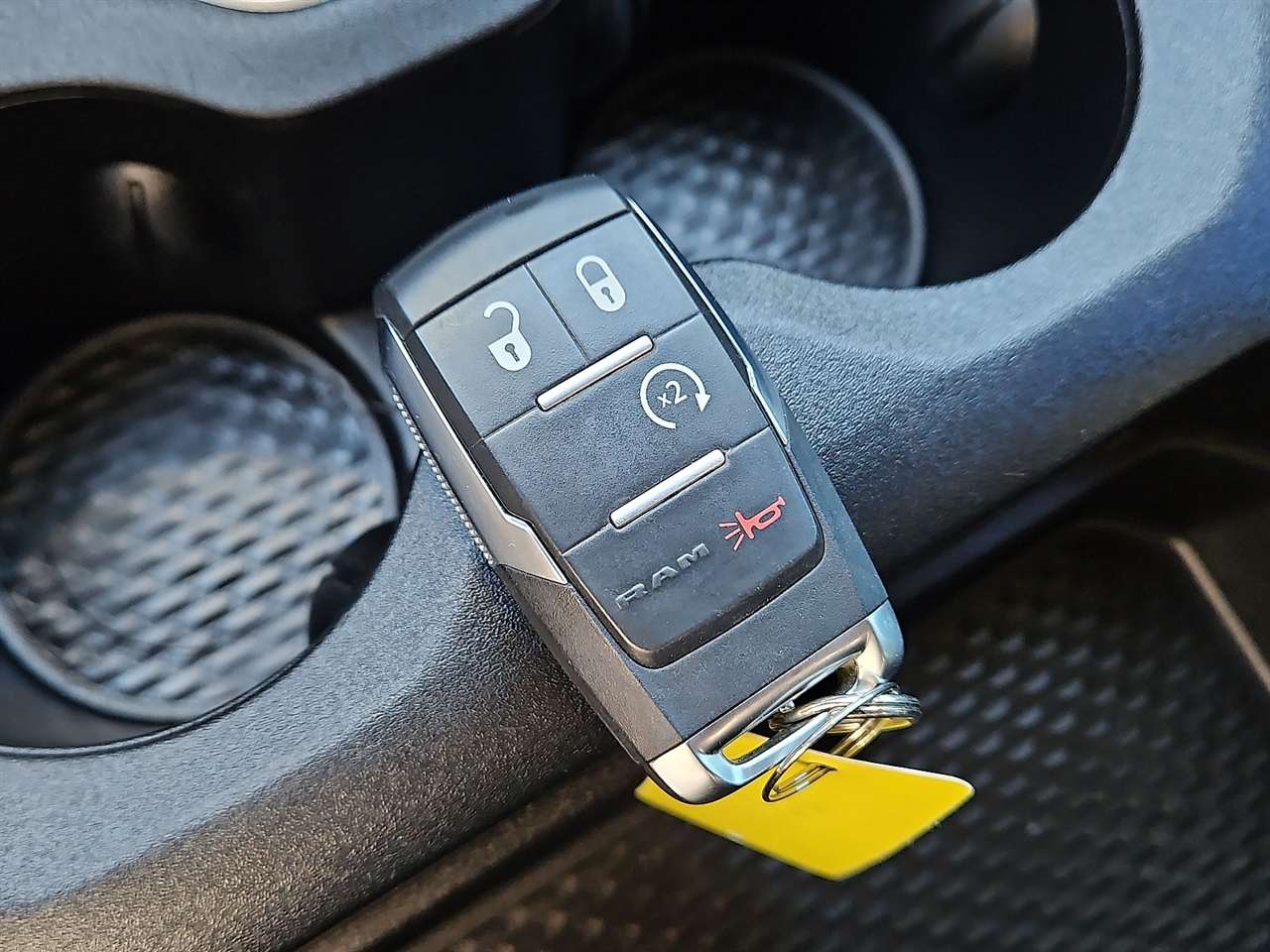 RAM 3500 Big Horn 4x4 Crew Cab 8' Box 2024