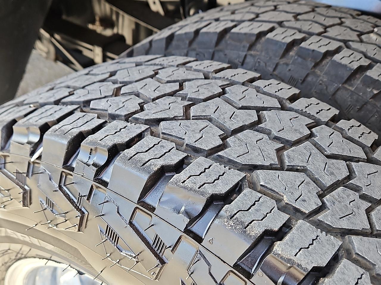 Ford Super Duty F-350 DRW Lariat 4WD Crew Cab 8' Box 2019