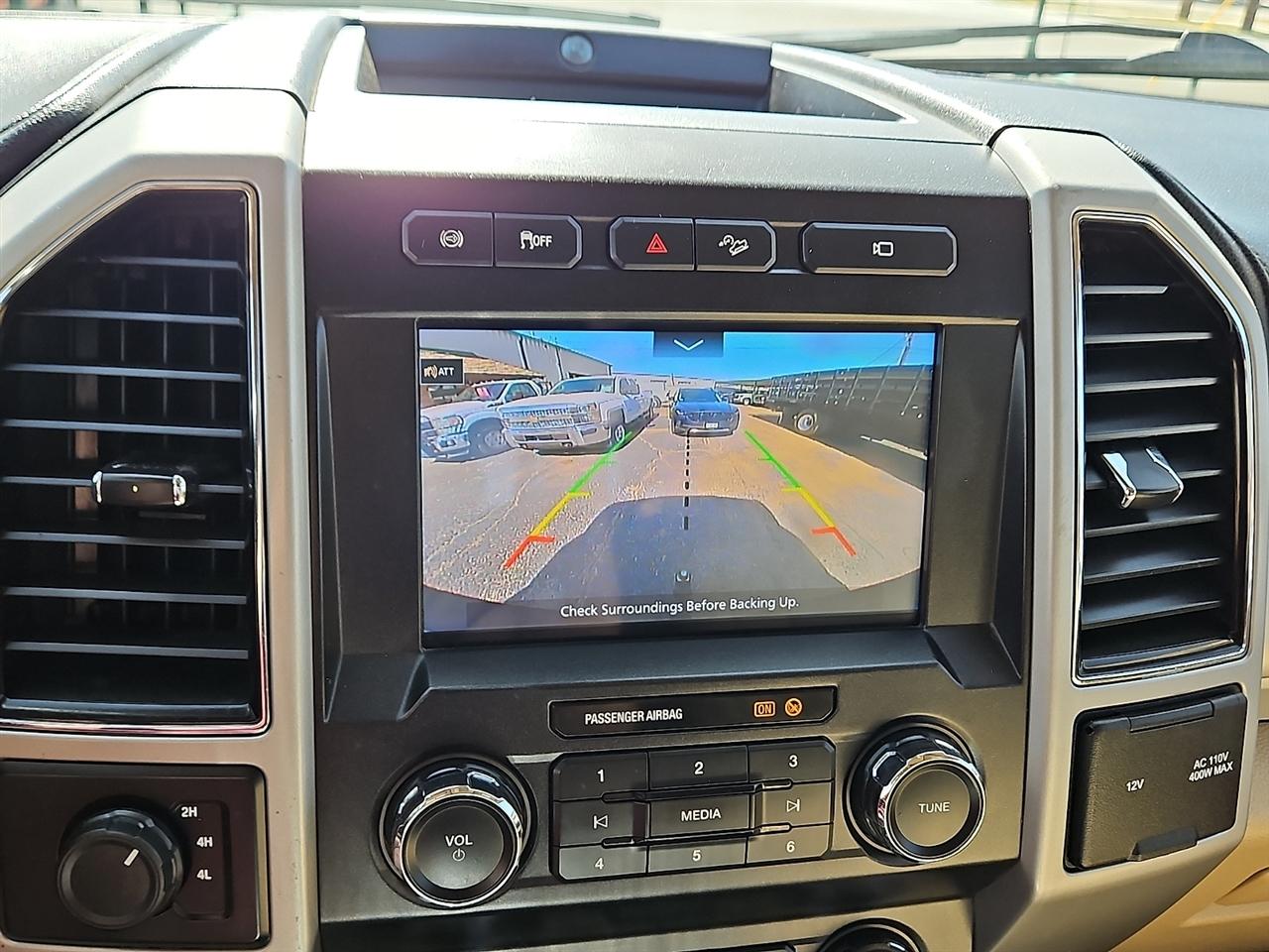 Ford Super Duty F-350 DRW Lariat 4WD Crew Cab 8' Box 2019