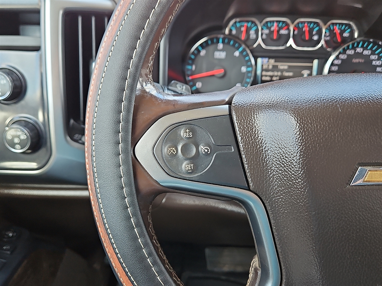 Chevrolet Silverado 1500 4WD Crew Cab 153.0" LT w/1LT 2015