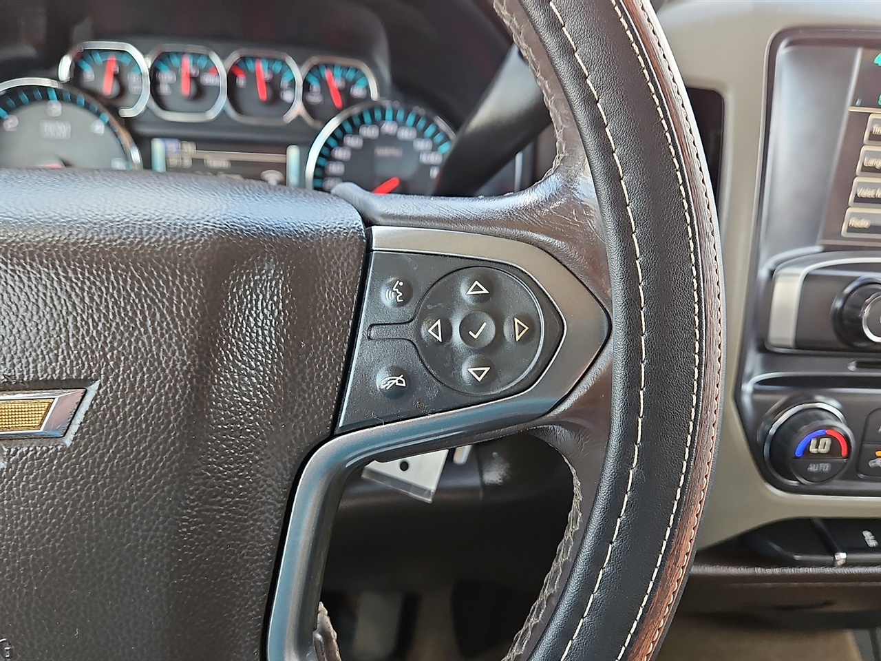 Chevrolet Silverado 1500 4WD Crew Cab 153.0" LT w/1LT 2015