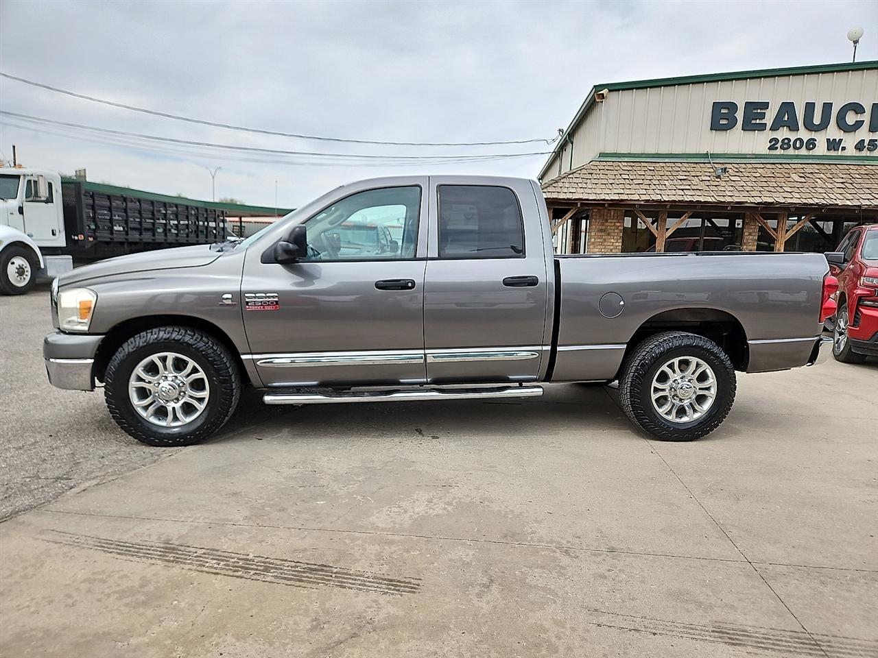 Dodge Ram 2500 2WD Quad Cab 140.5" SLT 2008