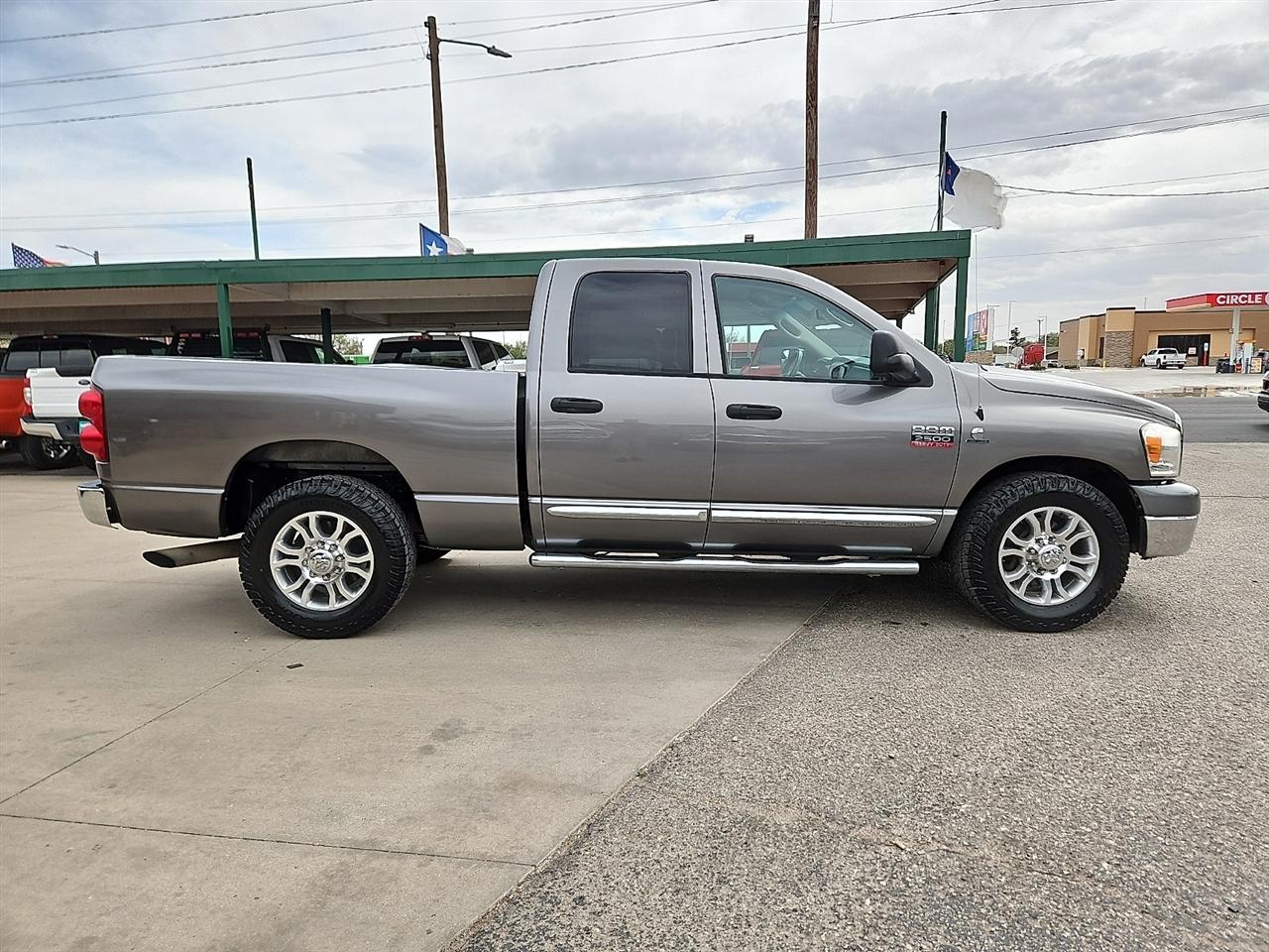 Dodge Ram 2500 2WD Quad Cab 140.5" SLT 2008