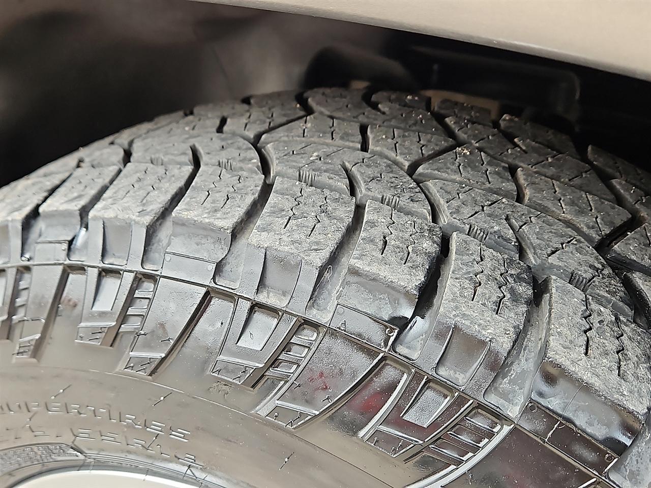 Dodge Ram 2500 2WD Quad Cab 140.5" SLT 2008