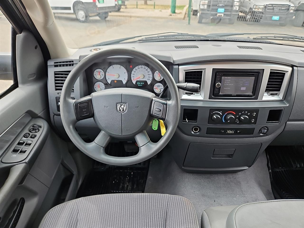 Dodge Ram 2500 2WD Quad Cab 140.5" SLT 2008