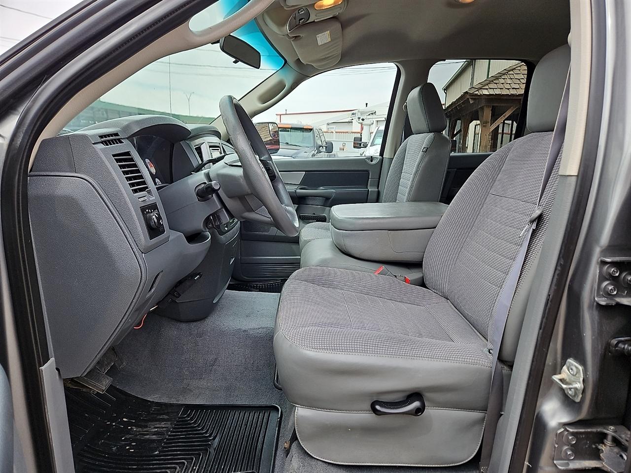 Dodge Ram 2500 2WD Quad Cab 140.5" SLT 2008