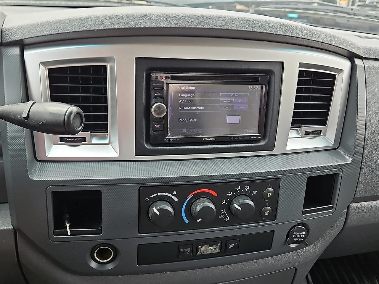 Dodge Ram 2500 2WD Quad Cab 140.5" SLT 2008