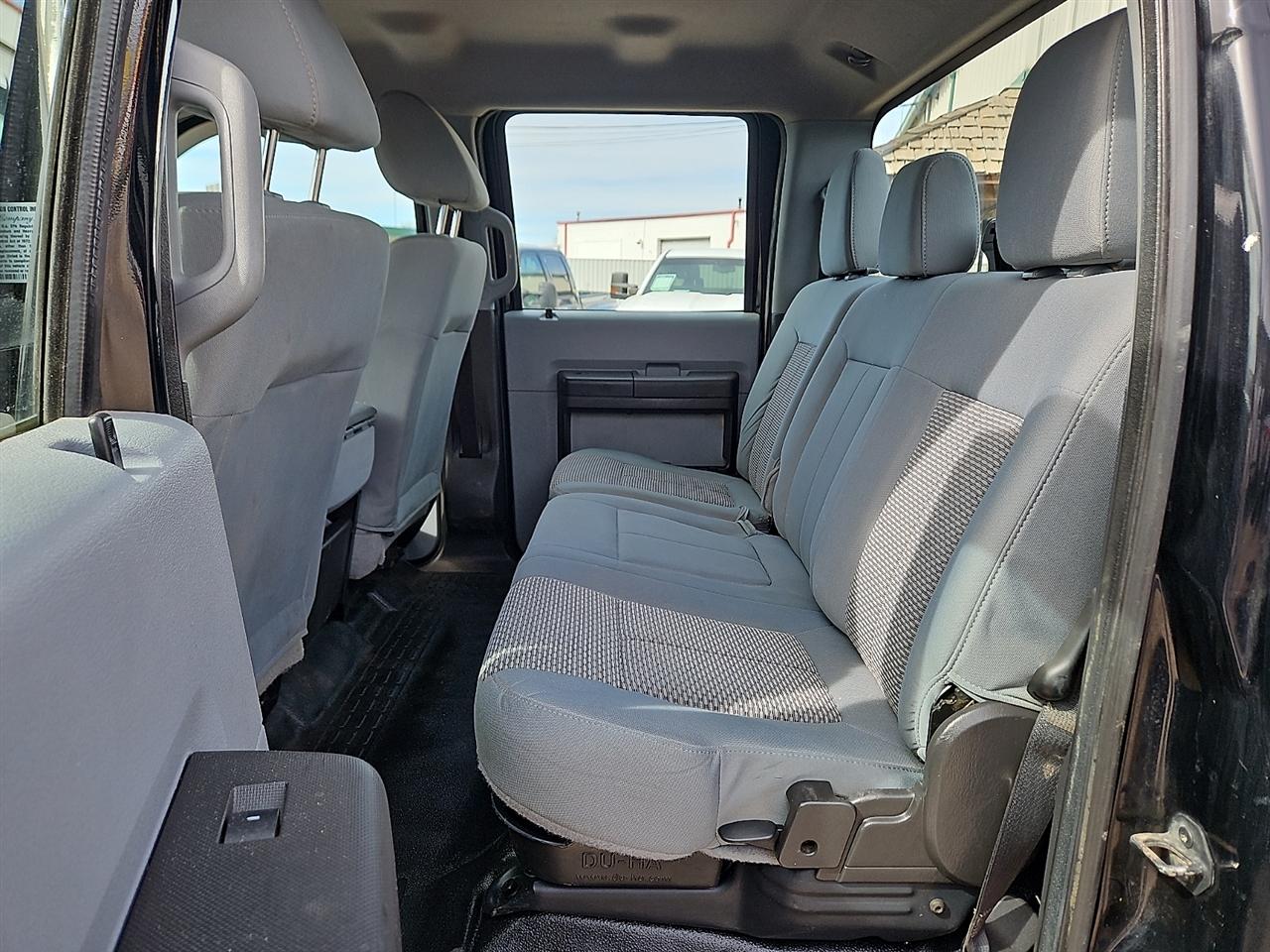 Ford Super Duty F-350 DRW 4WD Crew Cab 172" XL 2016