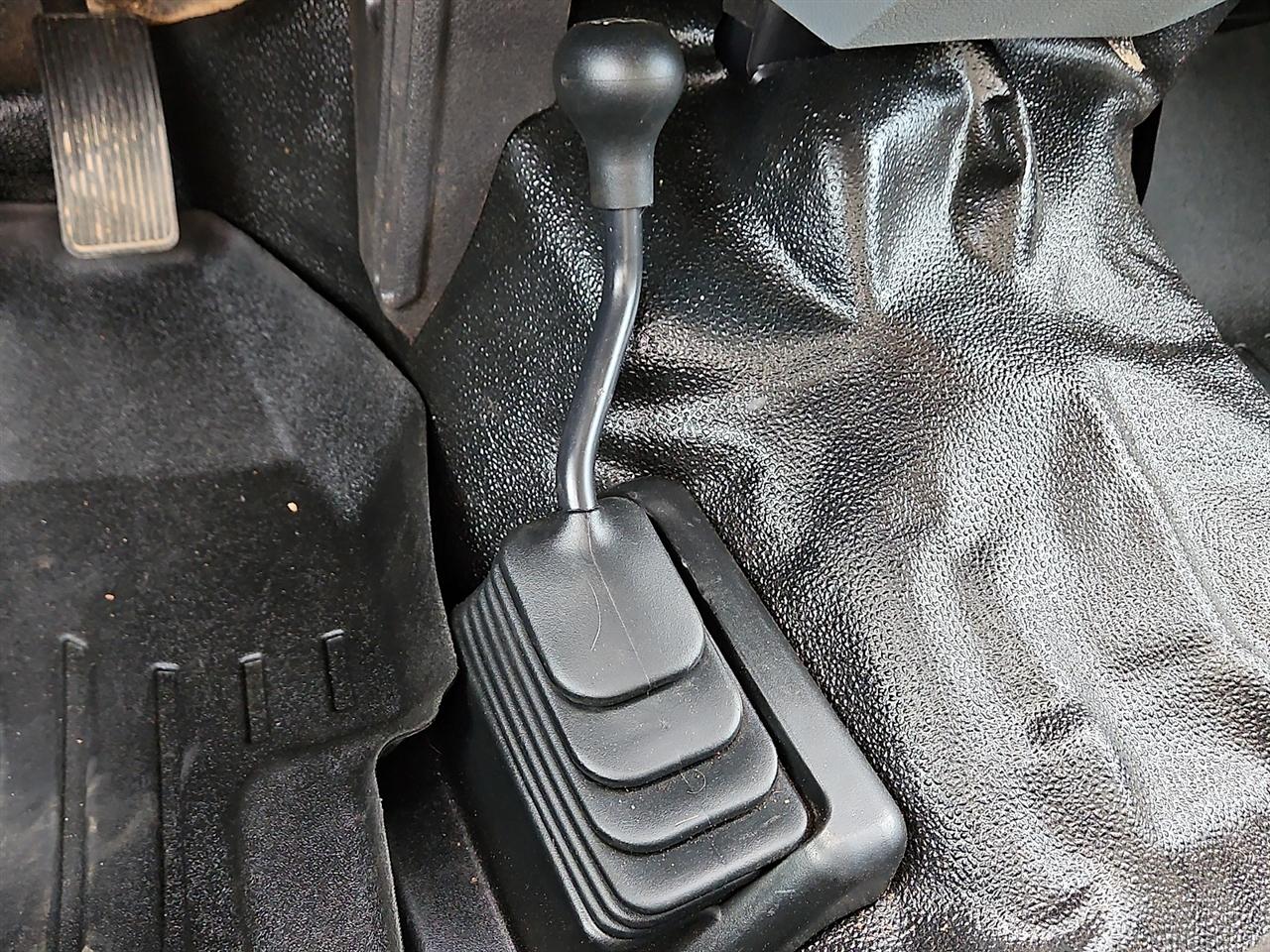 Ford Super Duty F-350 DRW 4WD Crew Cab 172" XL 2016