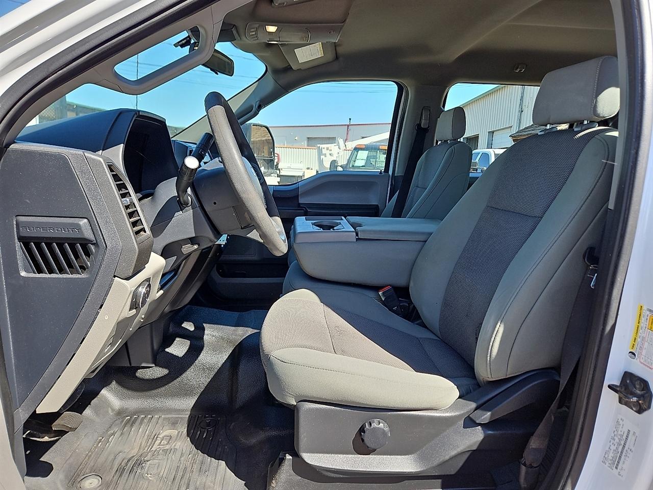 Ford Super Duty F-350 SRW 4WD Crew Cab 172" XL 2022