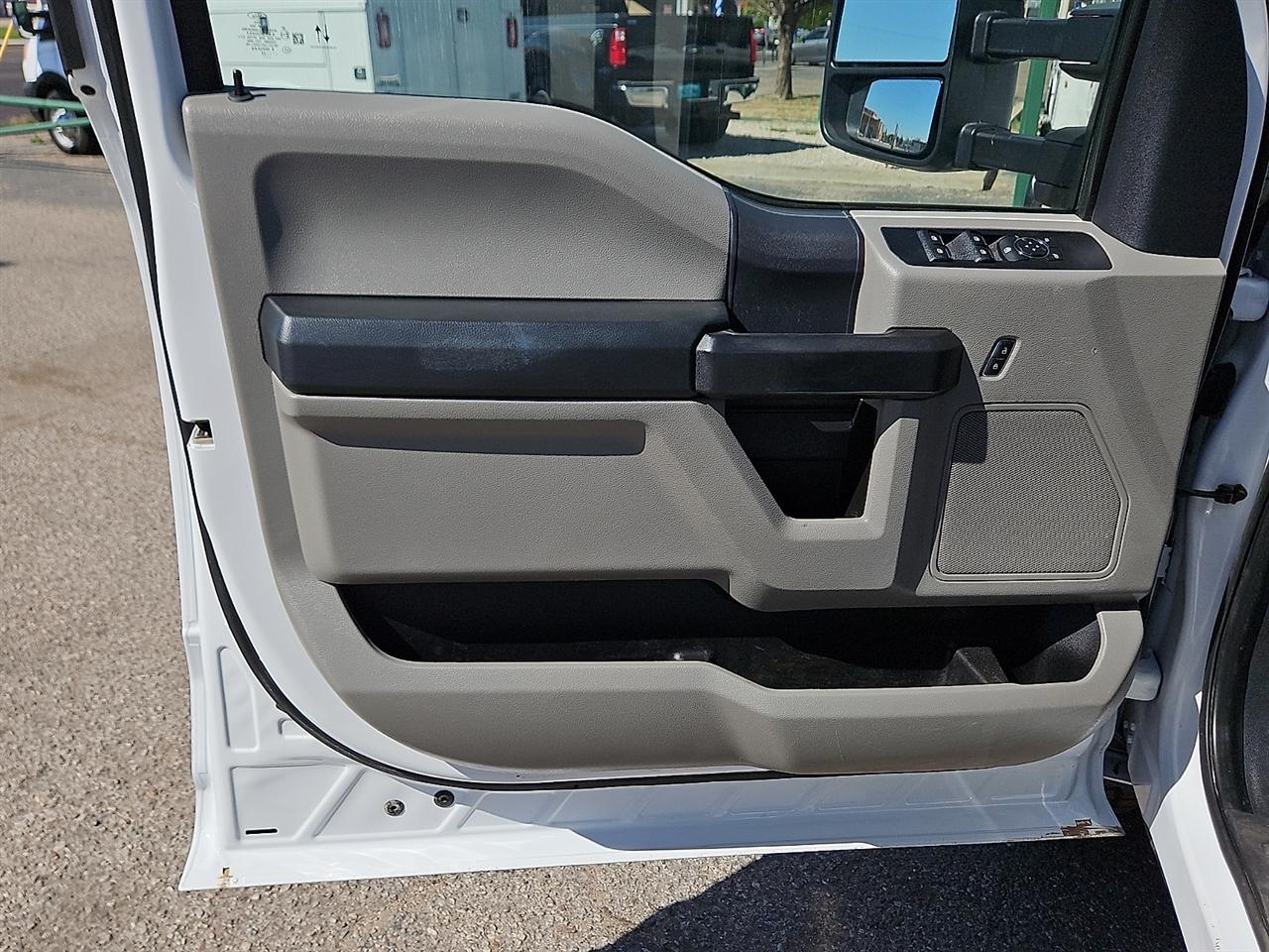 Ford Super Duty F-350 SRW 4WD Crew Cab 172" XL 2022