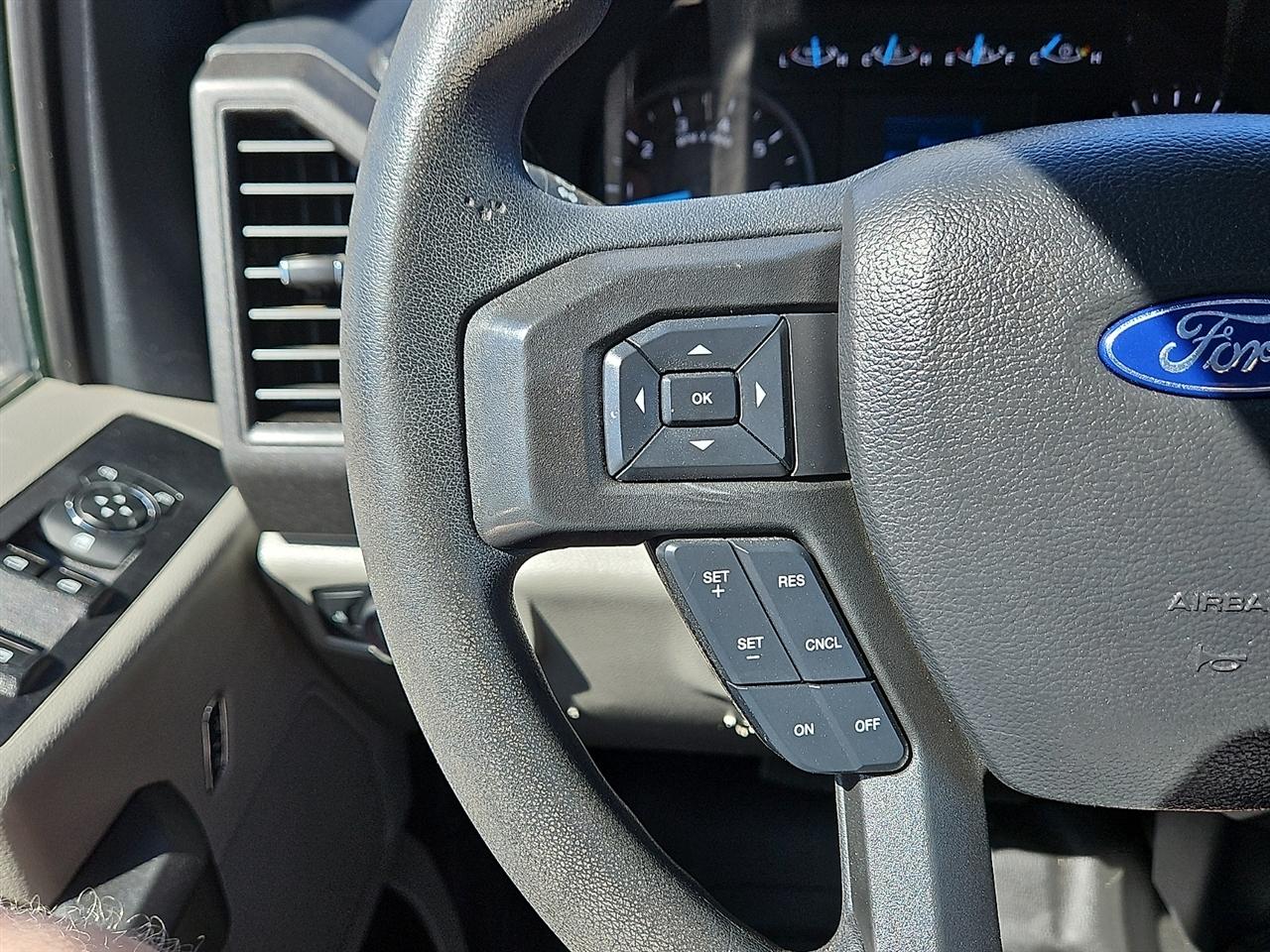 Ford Super Duty F-350 SRW 4WD Crew Cab 172" XL 2022