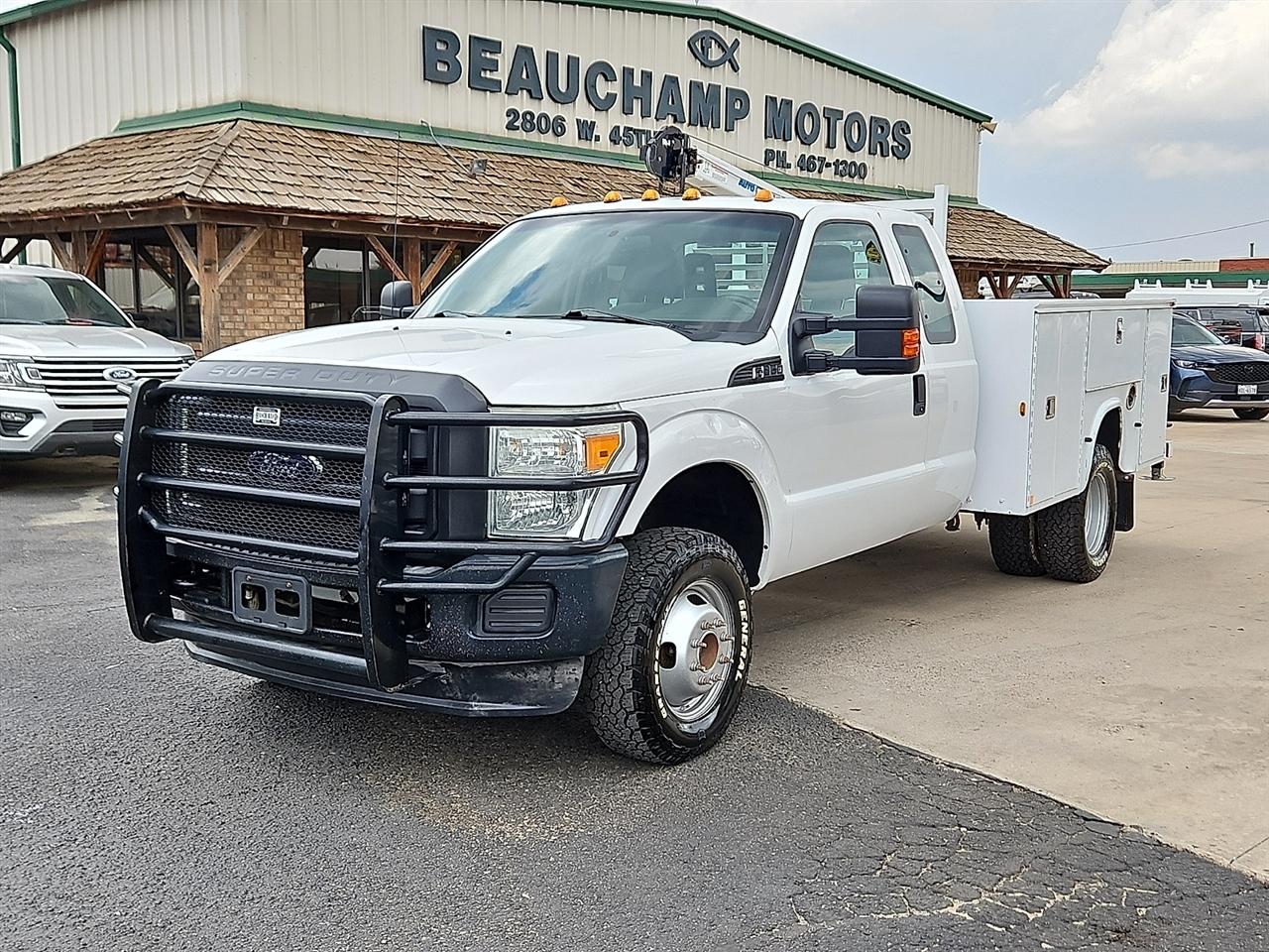 2012 Ford Super Duty F-350 DRW 4WD SuperCab 162" WB 60" CA XL