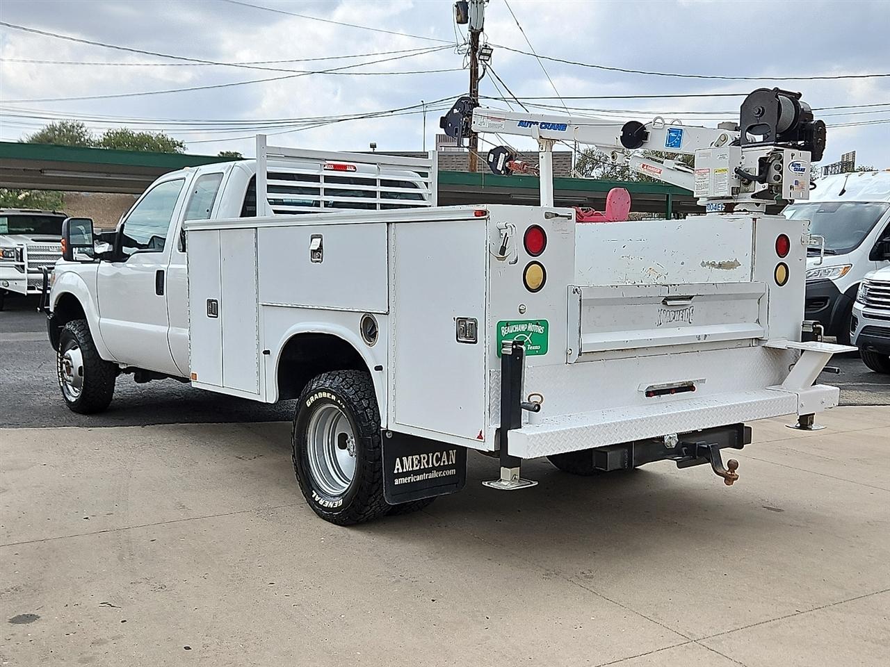 Ford Super Duty F-350 DRW 4WD SuperCab 162" WB 60" CA XL 2012