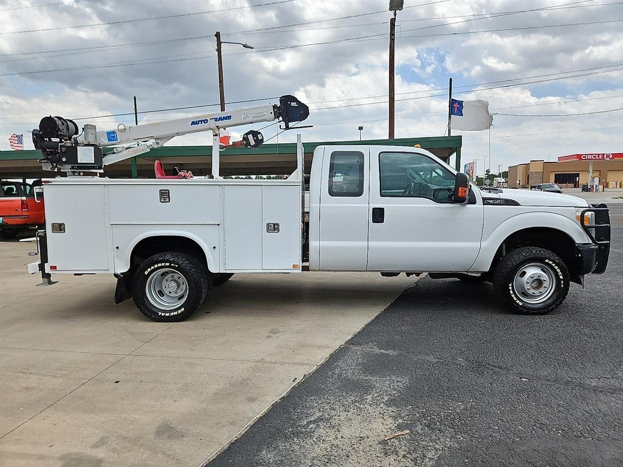 Ford Super Duty F-350 DRW 4WD SuperCab 162" WB 60" CA XL 2012