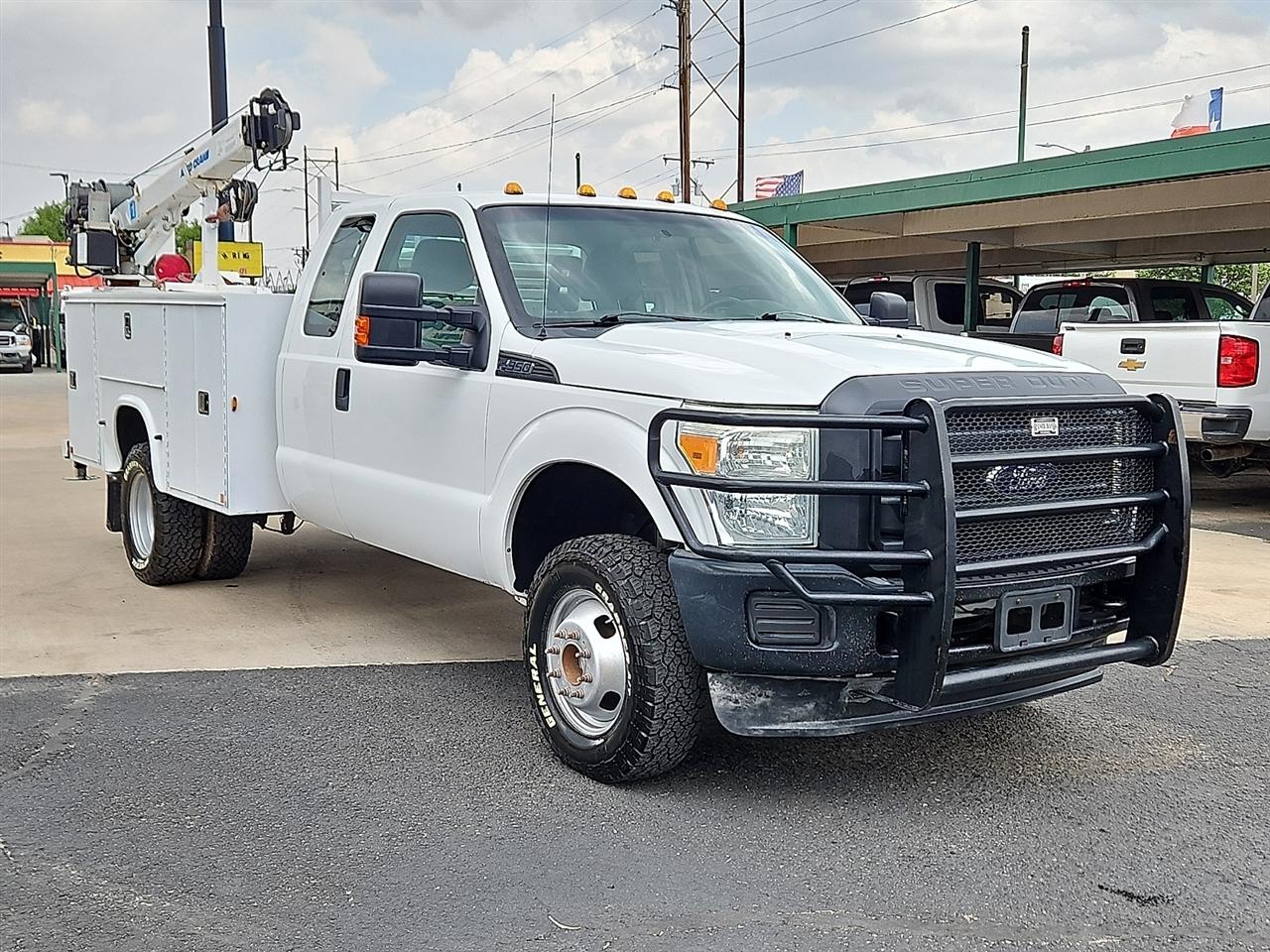 Ford Super Duty F-350 DRW 4WD SuperCab 162" WB 60" CA XL 2012