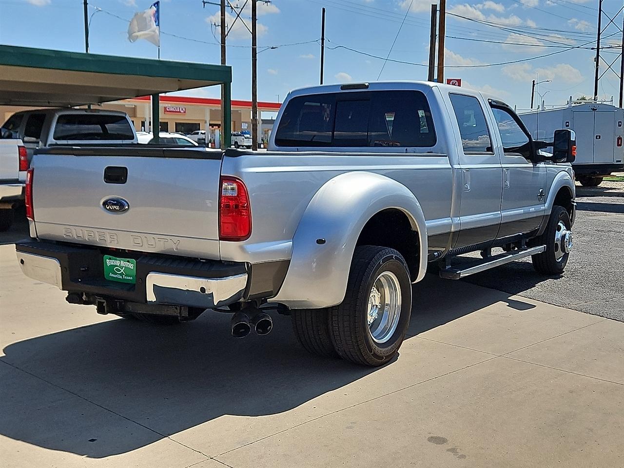 Ford Super Duty F-350 DRW 4WD Crew Cab 172" Lariat 2016