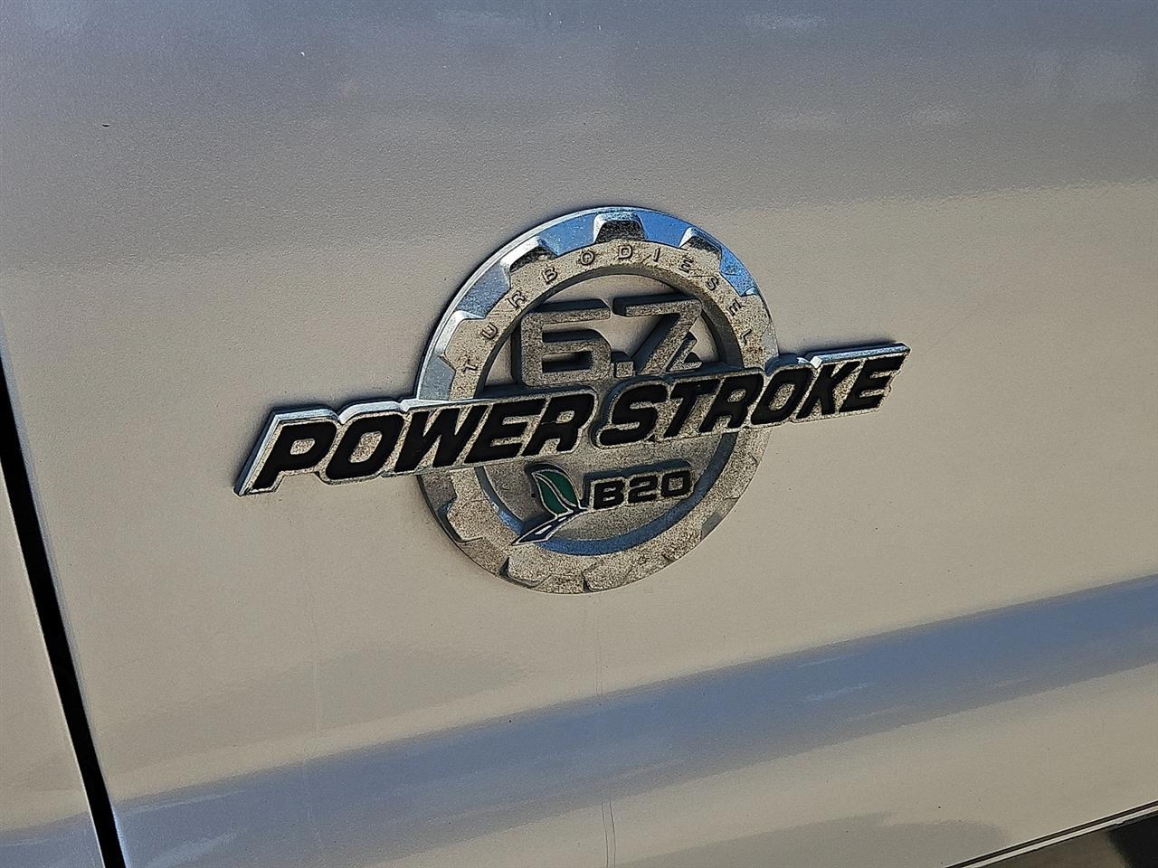 Ford Super Duty F-350 DRW 4WD Crew Cab 172" Lariat 2016