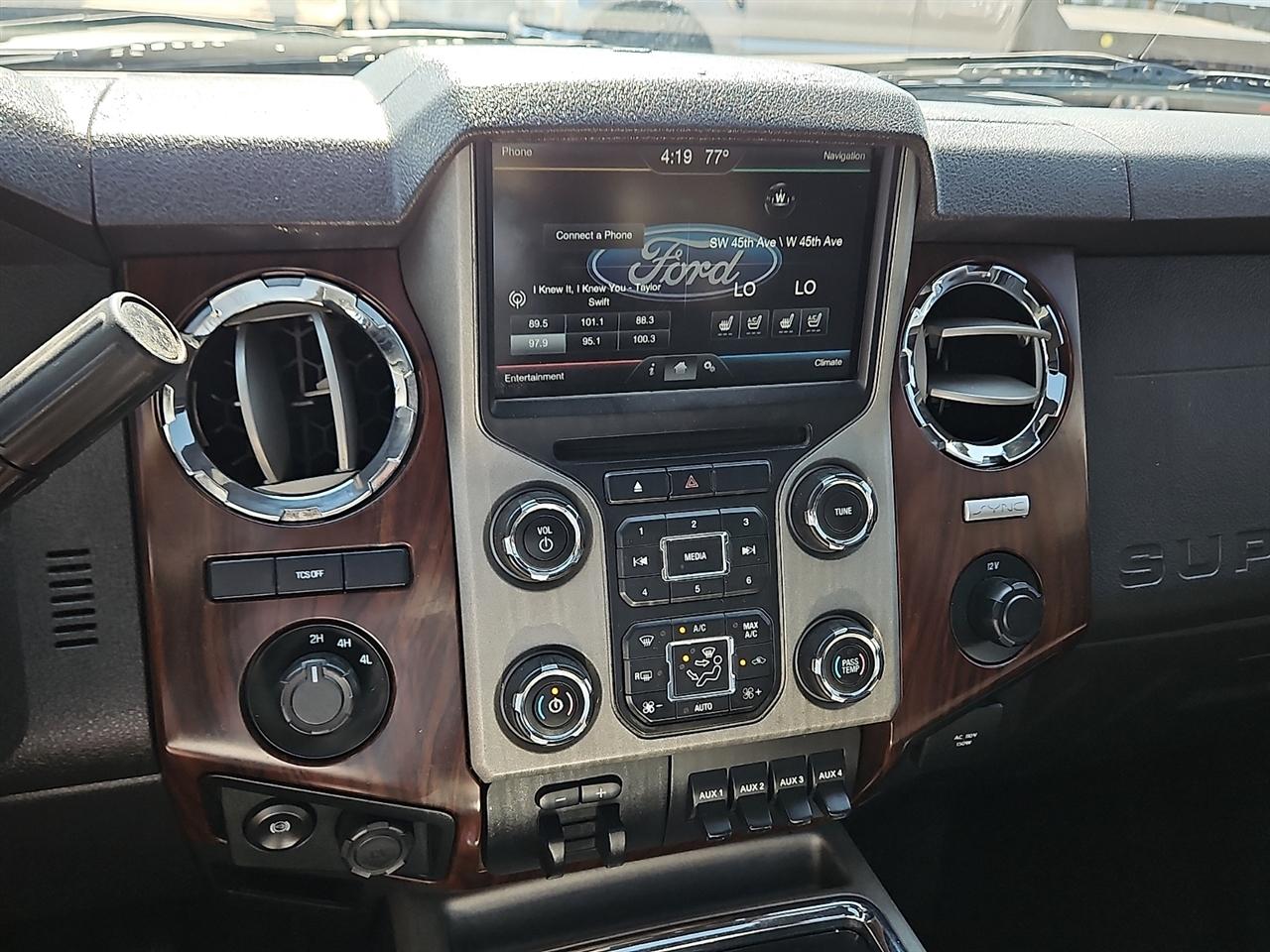 Ford Super Duty F-350 DRW 4WD Crew Cab 172" Lariat 2016