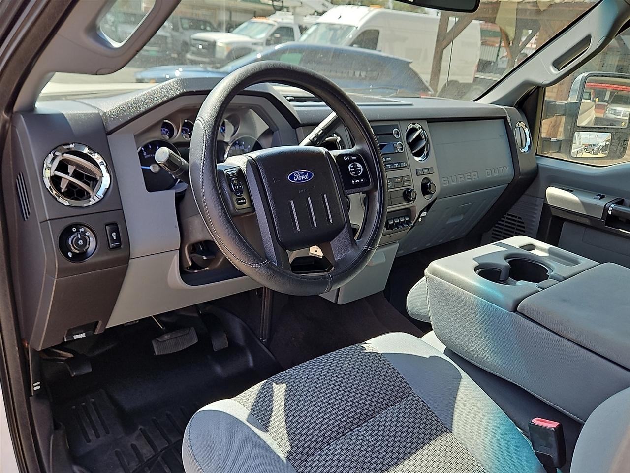 Ford Super Duty F-350 SRW 4WD Crew Cab 172" XLT 2016