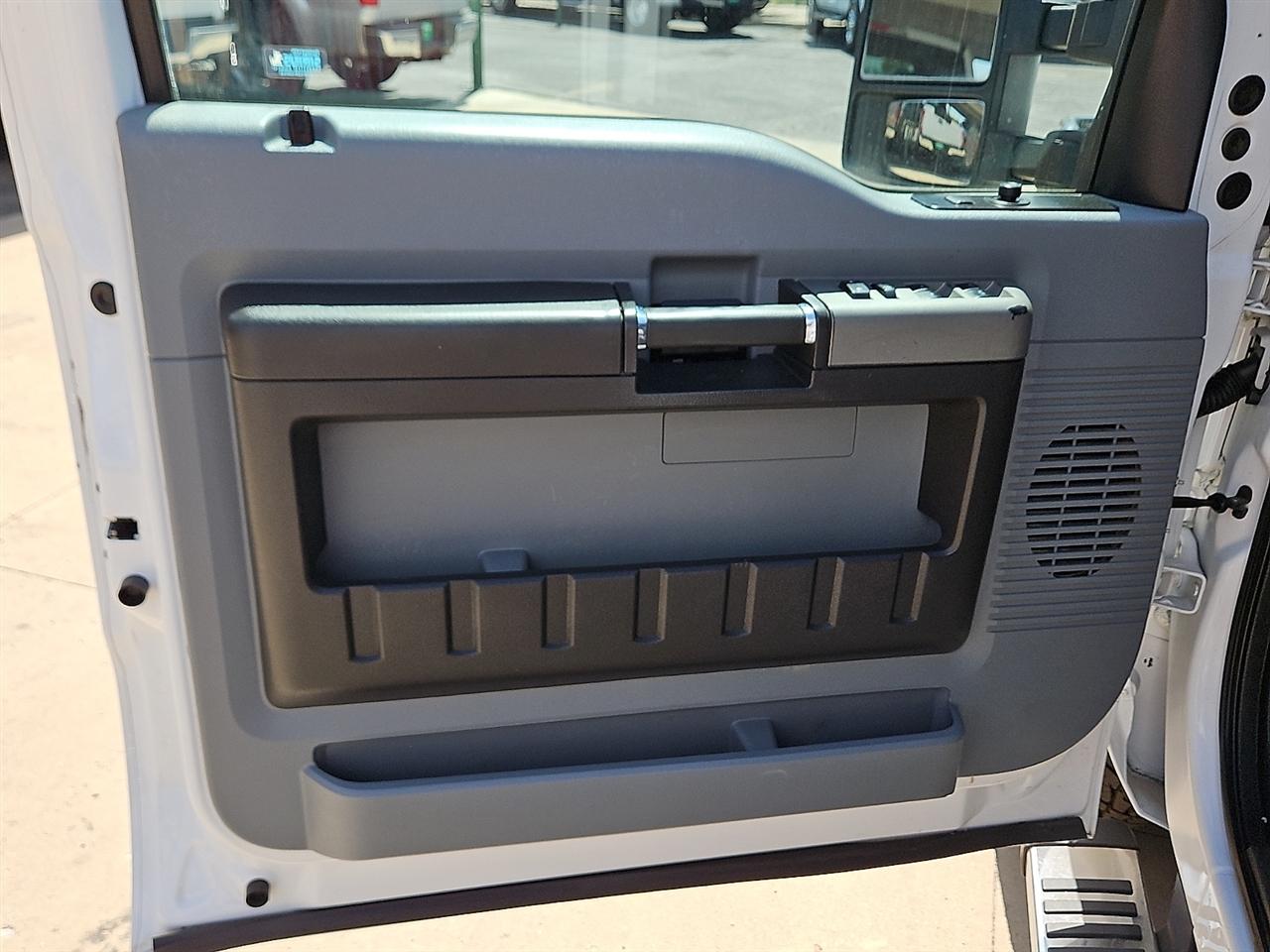 Ford Super Duty F-350 SRW 4WD Crew Cab 172" XLT 2016
